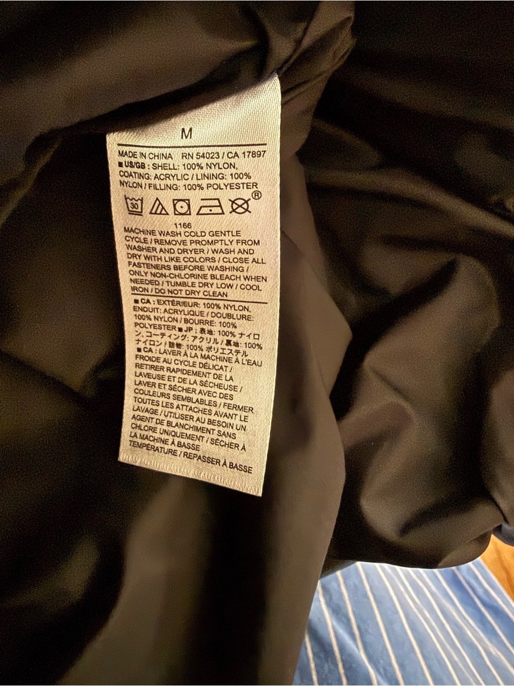 Banana Republic Black Puffer Coat, warm and cozy like a sleeping bag! Never worn - Picture 6 of 9